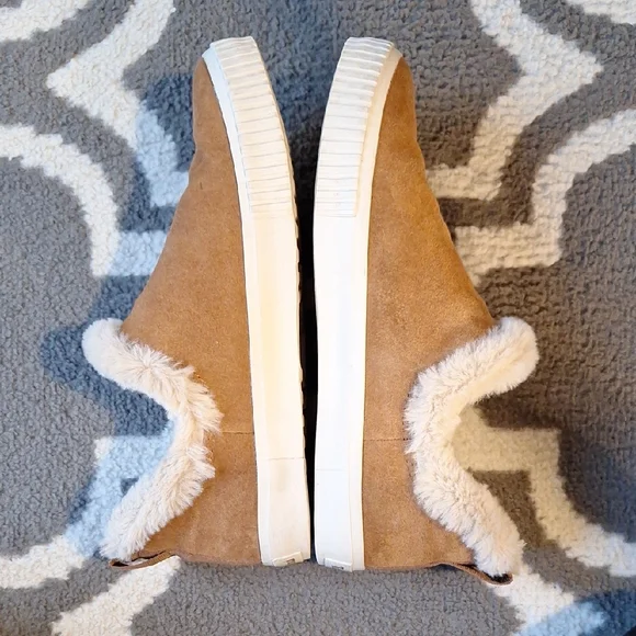 Timberland Tan Suede Fur-Lined Slip-Ons - Picture 5 of 8